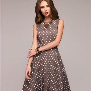 Robe De Bal Rouge À Pois Courte